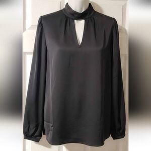Ava & Viv Black Keyhole Blouse